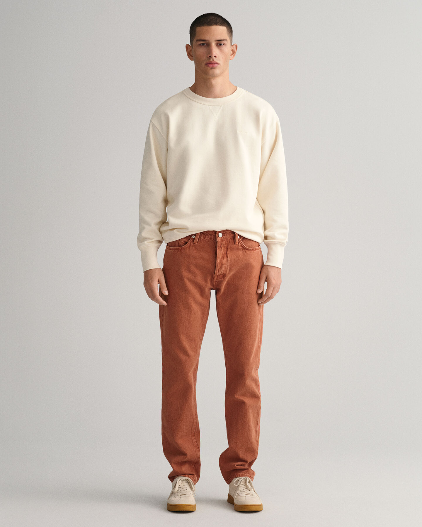 V&auml;rilliset regular fit ‑mitoitetut Arley-farkut