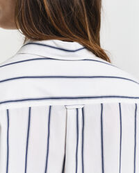 Oversized fit -mitoitettu raidallinen Classic-popliinipaita