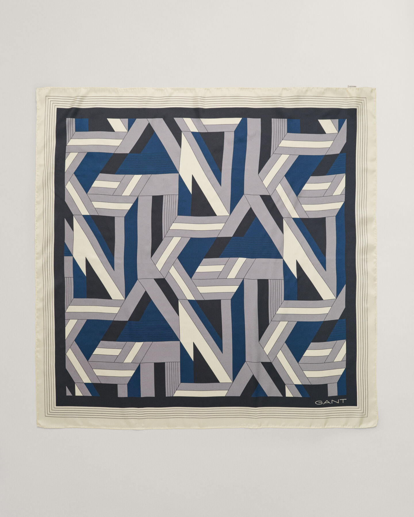 Printtikuvioitu Letters-silkkihuivi