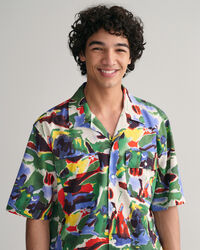 Relaxed fit ‑mitoitettu lyhythihainen printtipaita puuvilla-lyosellisekoitetta