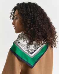 Puukuvioinen silkkihuivi