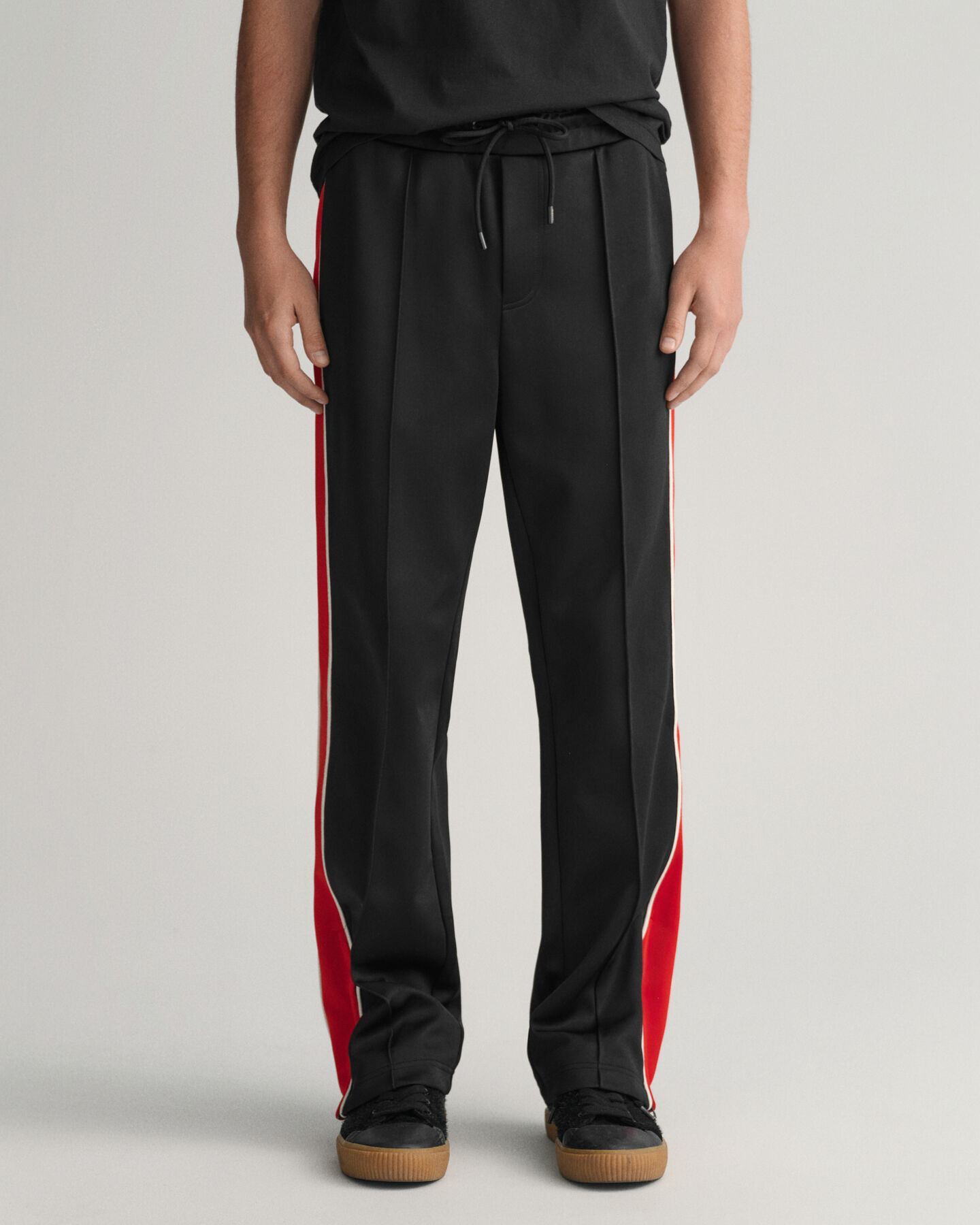 Moniväriset verryttelyhousut