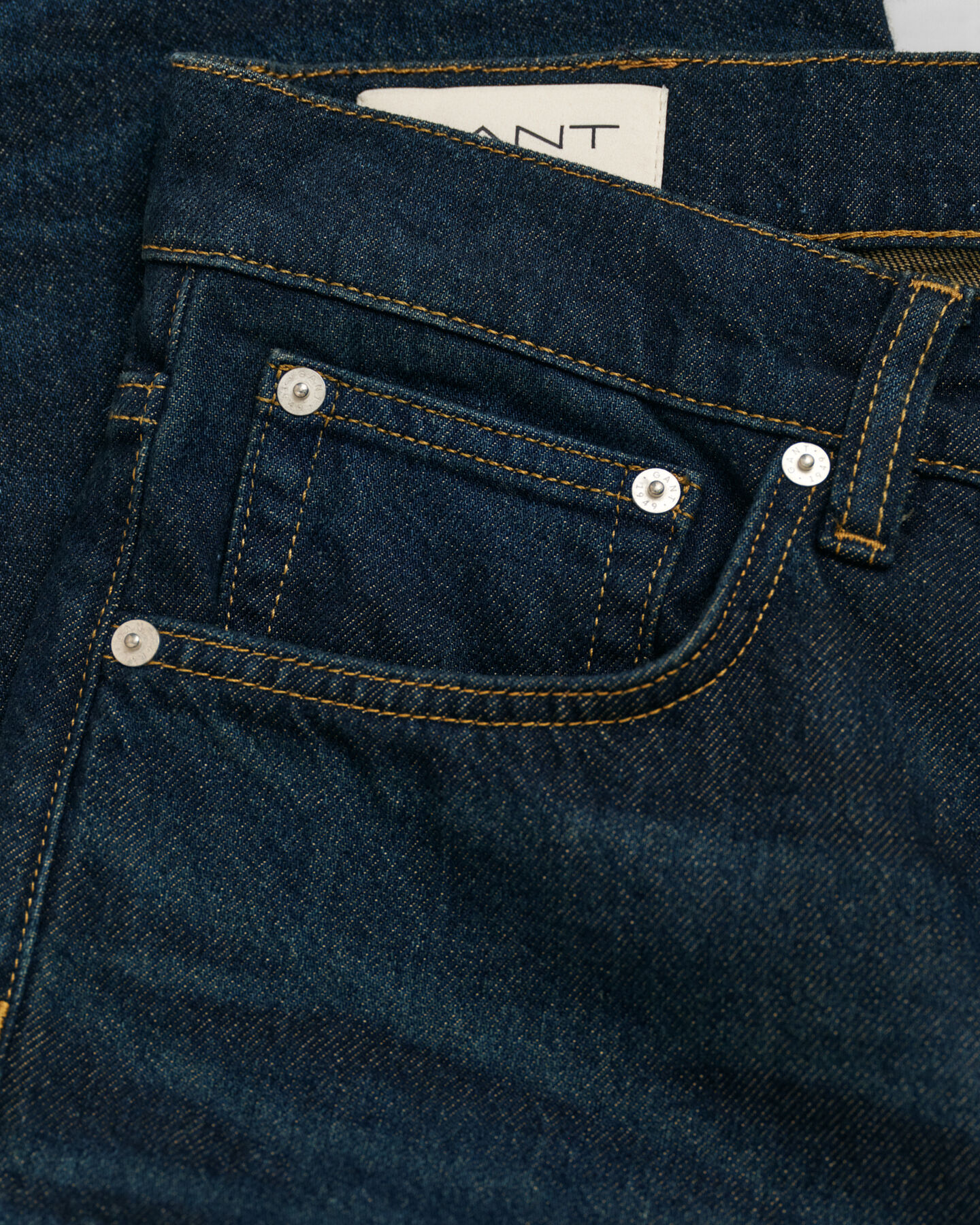 Straight fit ‑mitoitetut farkut