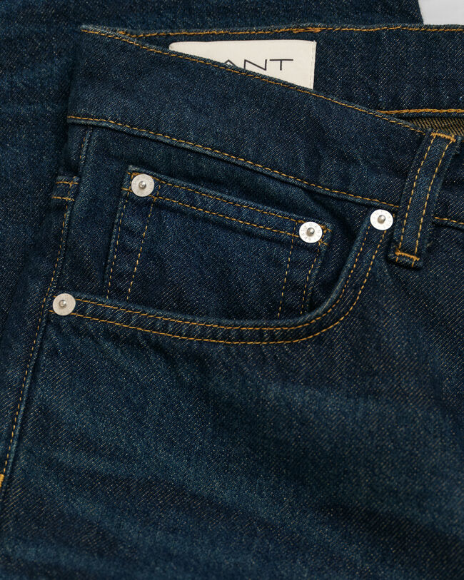 Straight fit ‑mitoitetut farkut