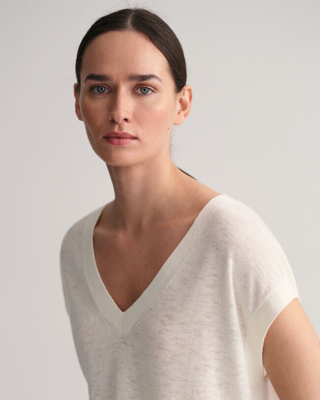 Pellavasekoiteliivi, jossa v-p&auml;&auml;ntie