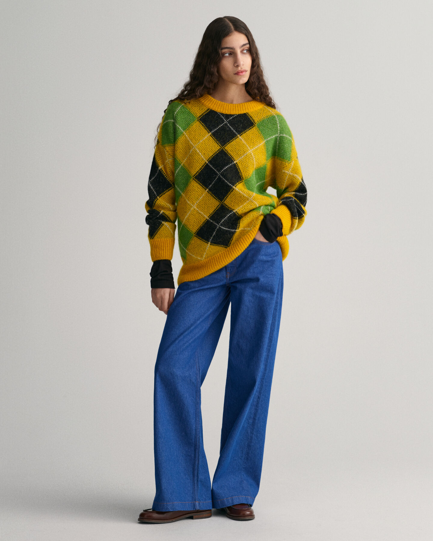 Furry Argyle -neulepusero, jossa py&ouml;re&auml; p&auml;&auml;ntie