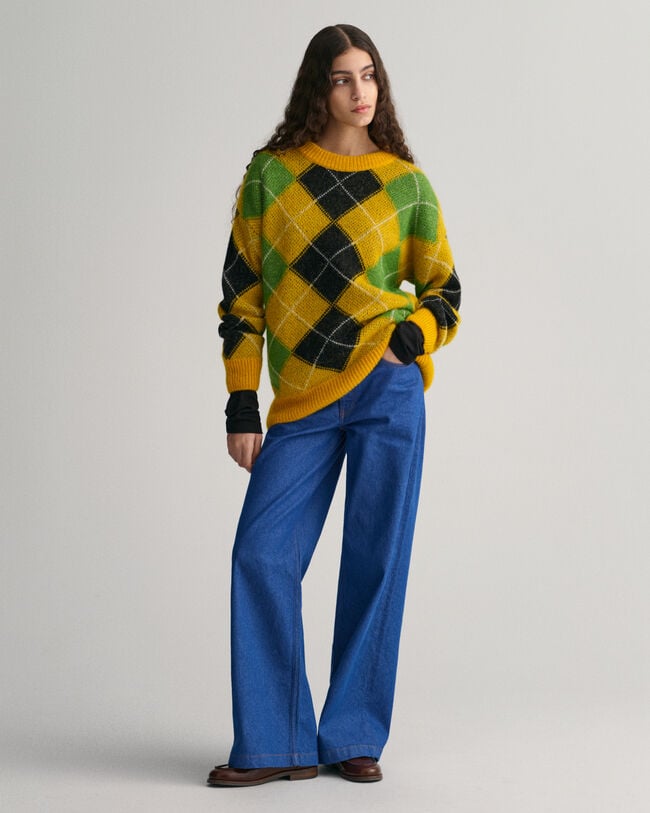 Furry Argyle -neulepusero, jossa py&ouml;re&auml; p&auml;&auml;ntie