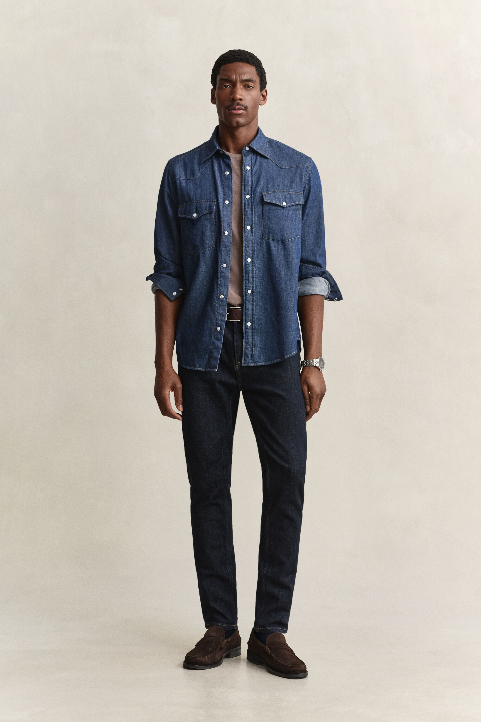 Slim fit ‑mitoitetut Clean Wash ‑farkut