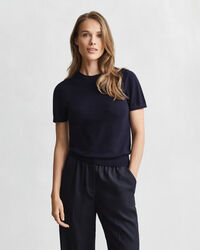 Kevyt lyhythihainen neulepusero, pyöreä pääntie