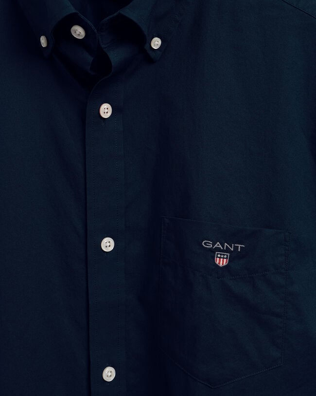 Regular&nbsp;fit ‑mitoitettu lyhythihainen paita broadcloth-kankaasta