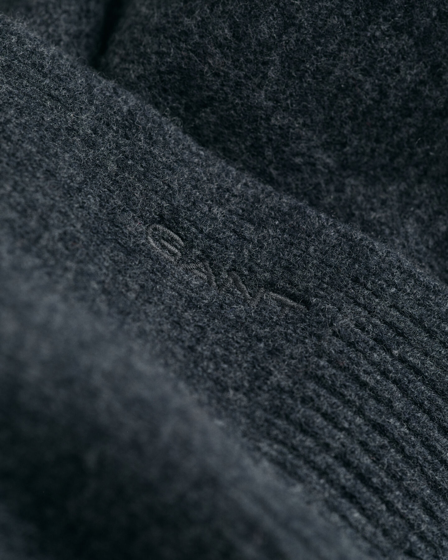 Neulottu villakaulaliina