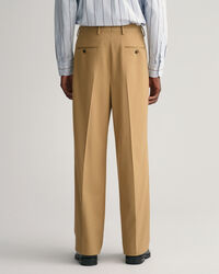 Leveälahkeiset laskoshousut