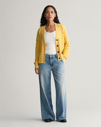 Kohopintainen neuletakki