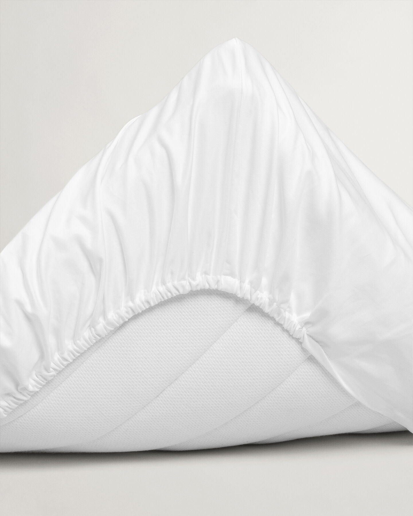 Muotoonommeltu Sateen-lakana parivuoteeseen