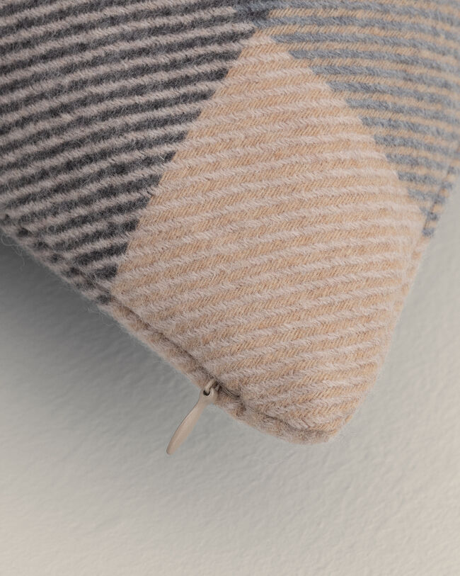 Magnified Check ‑tyynynpäällinen