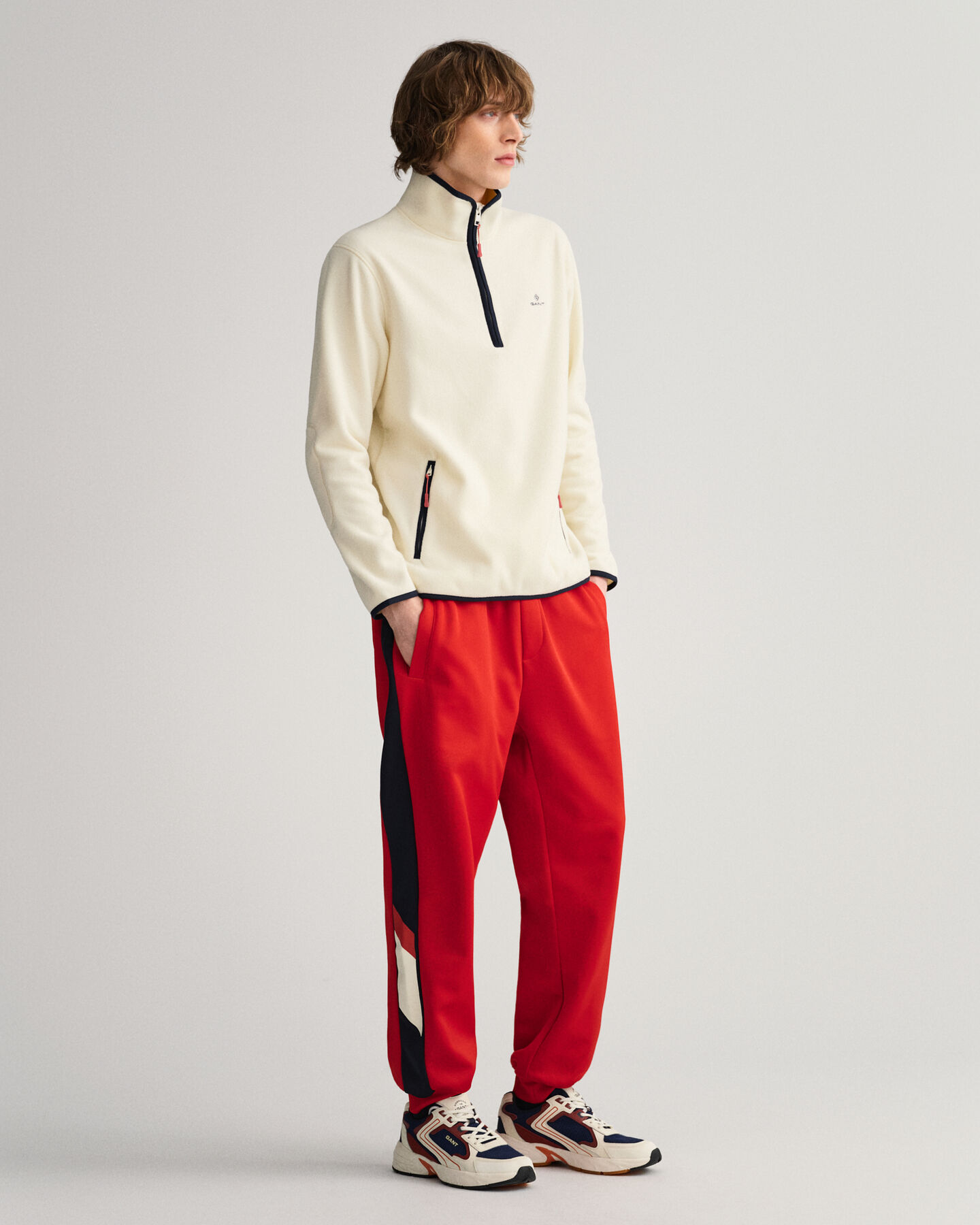 Kevyt fleecepusero puolivetoketjulla