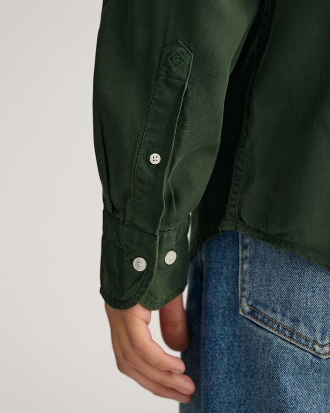 Relaxed fit ‑mitoitettu, valmiina v&auml;rj&auml;tty lyosellipaita