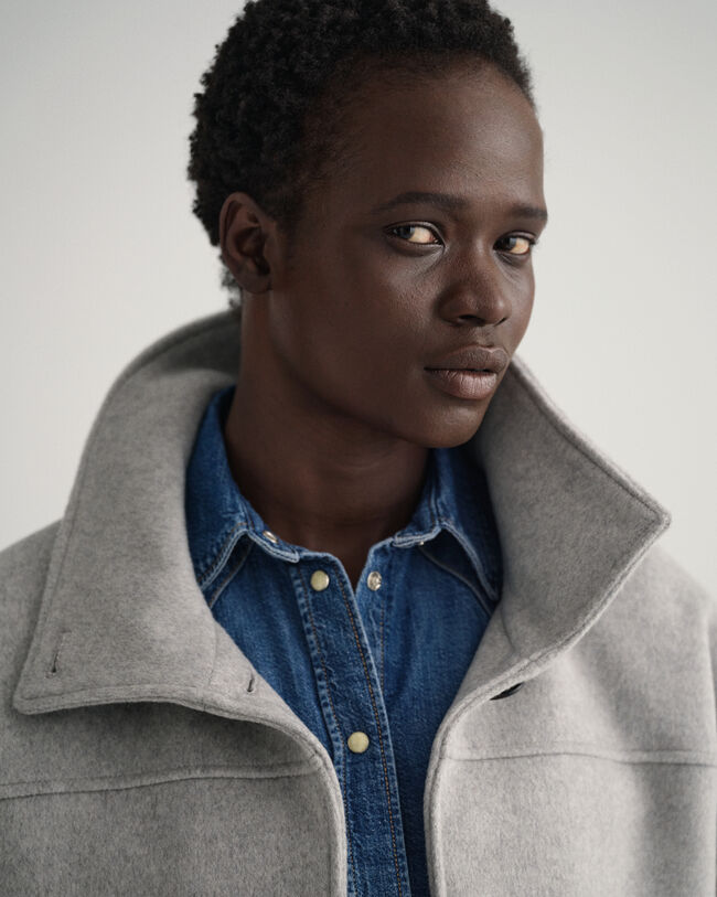 Lyhyt villasekoitetakki