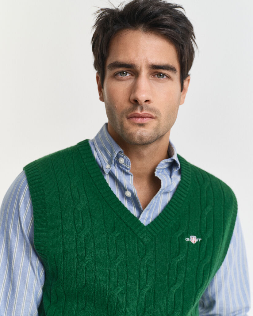 Karitsanvillainen palmikkoneuleliivi