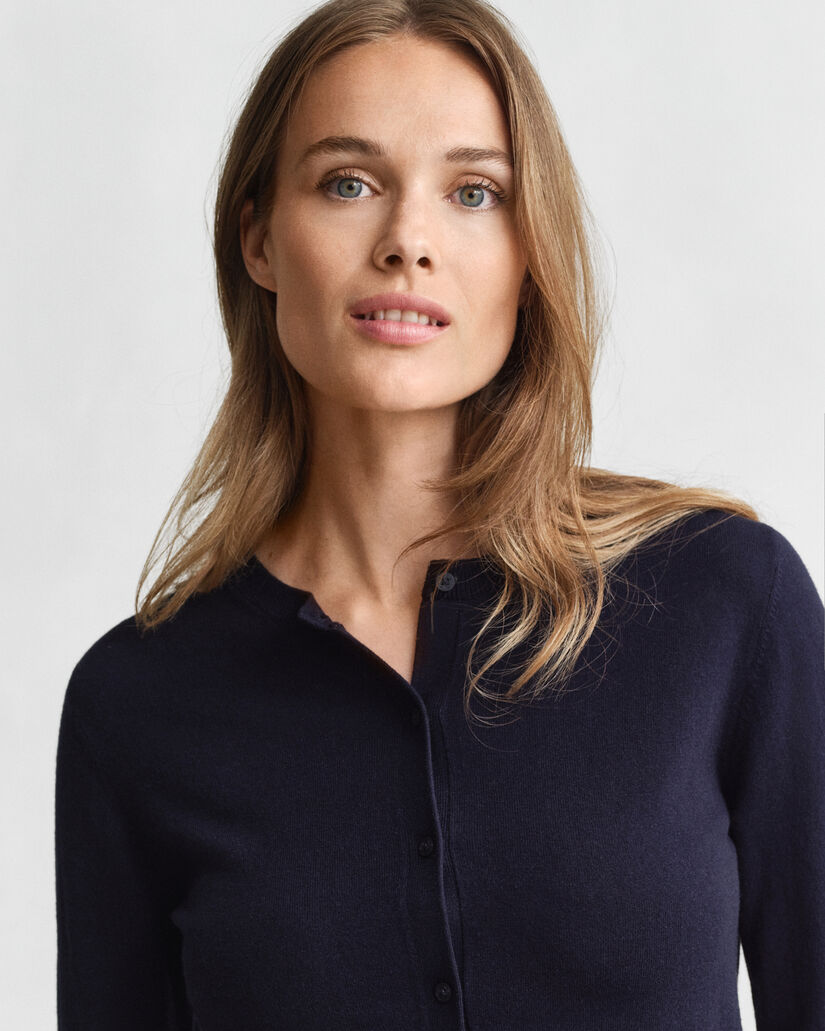 Kevyt neuletakki, pyöreä pääntie