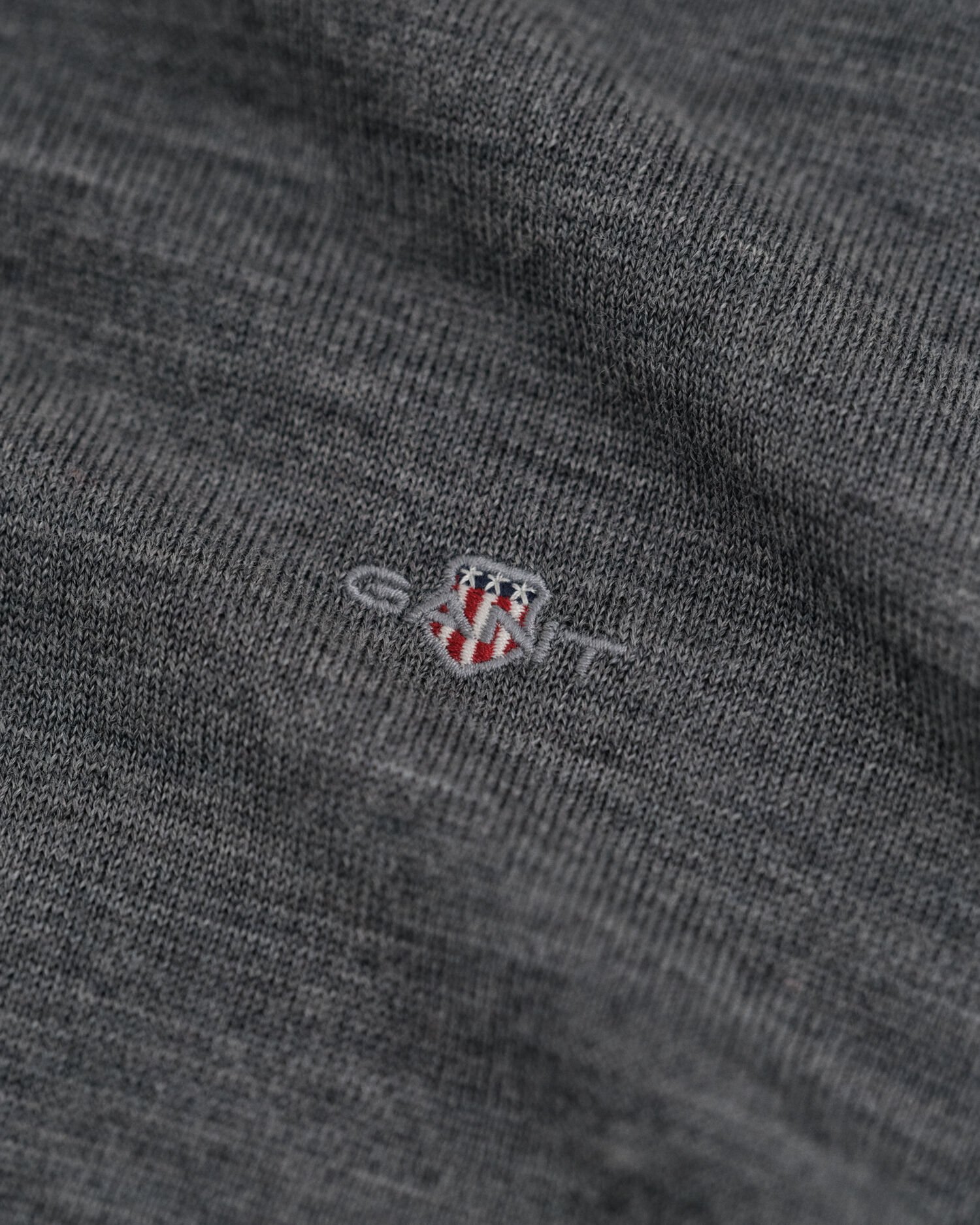 Teens-malliston hieno merinovillaneule, pyöreä pääntie