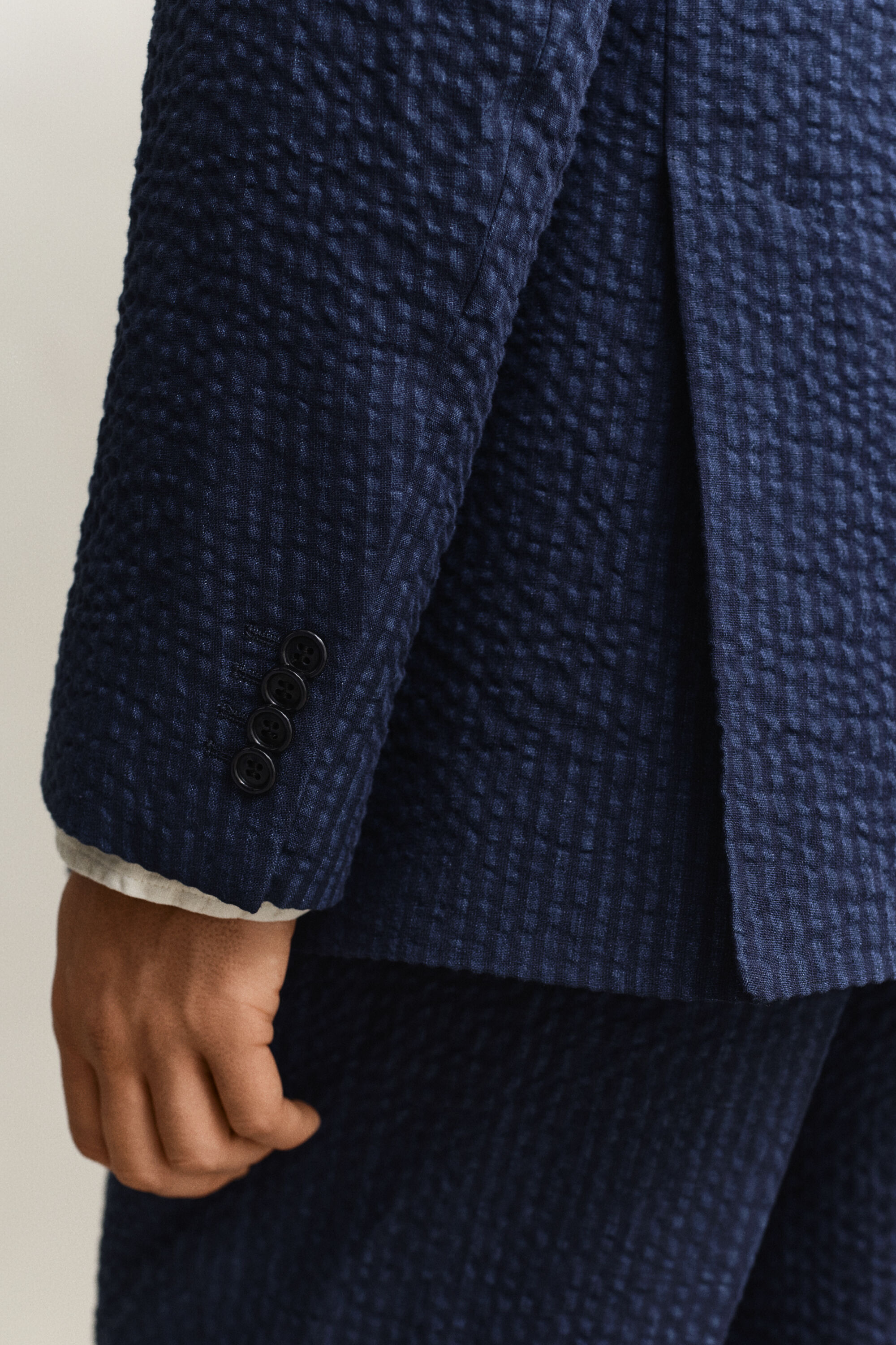 Juhlakäyttöön sopiva indigo-seersucker-takki