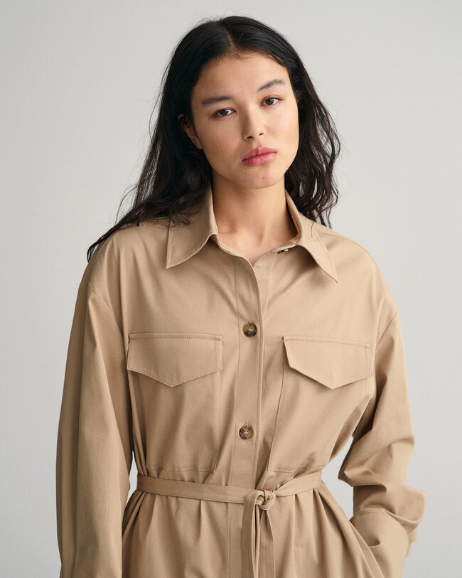 Pitk&auml; p&auml;&auml;llyspaitatakki