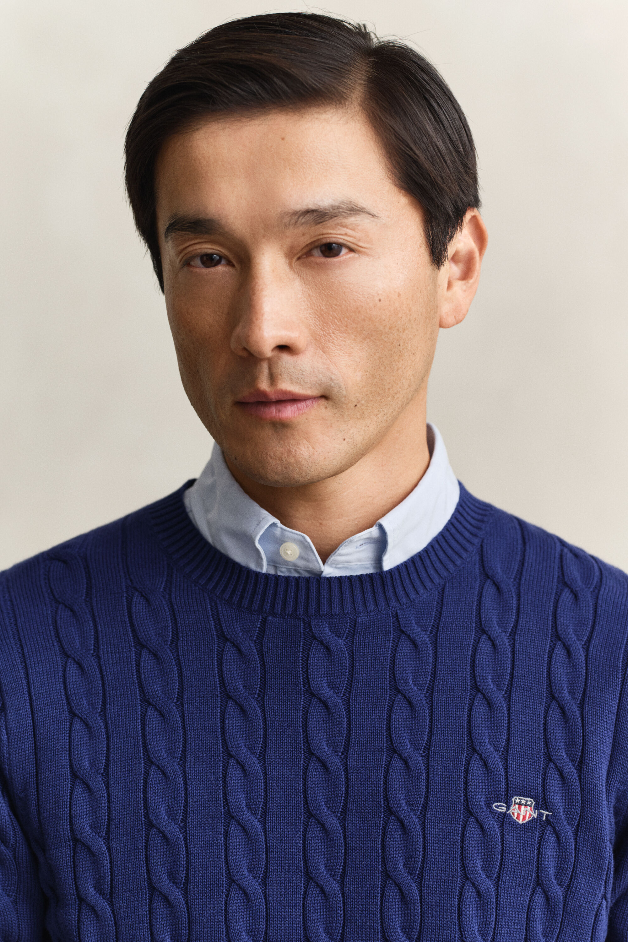 Puuvillainen palmikkoneulepusero, pyöreä pääntie