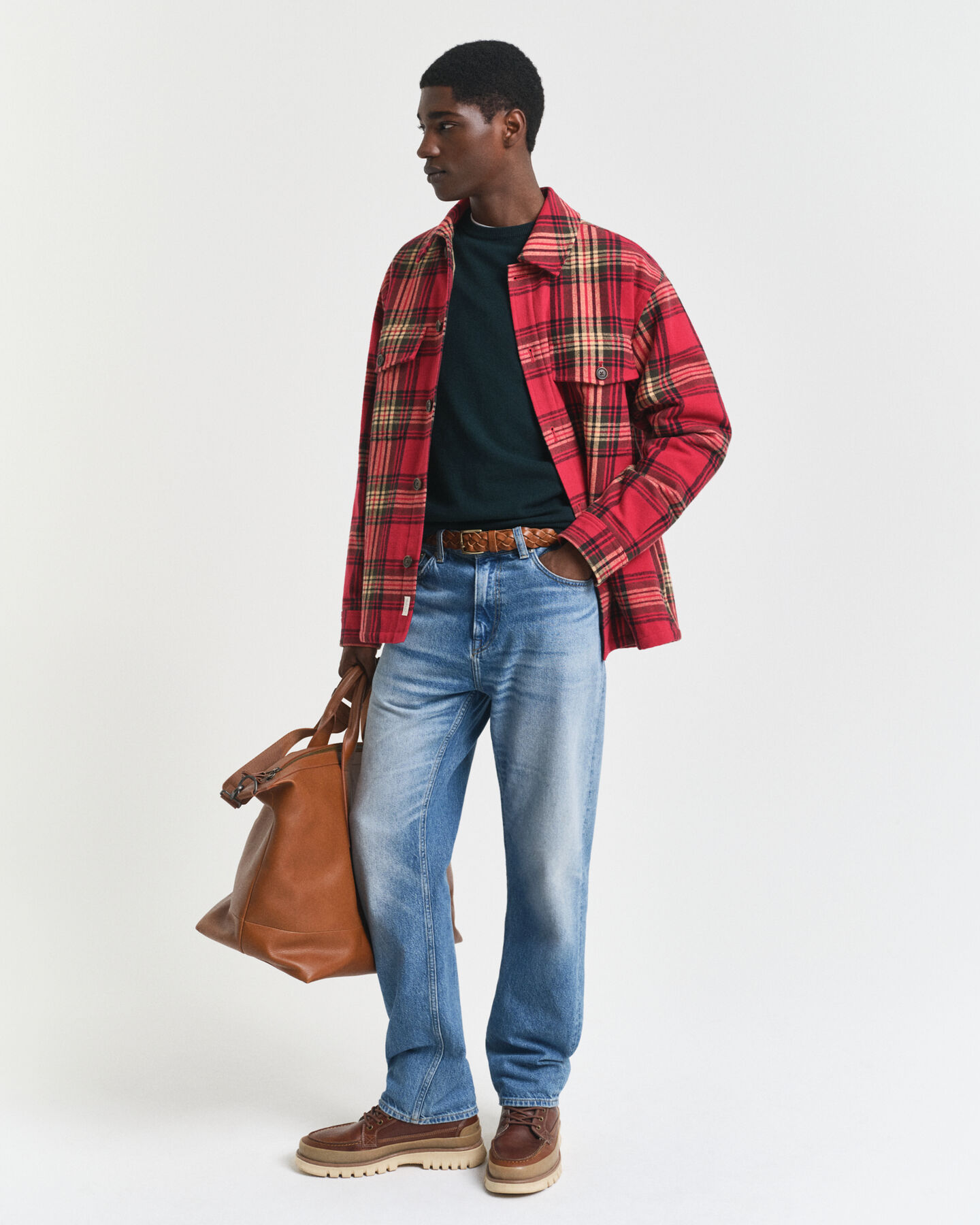 Ohut lampaanvillaneule, pyöreä pääntie