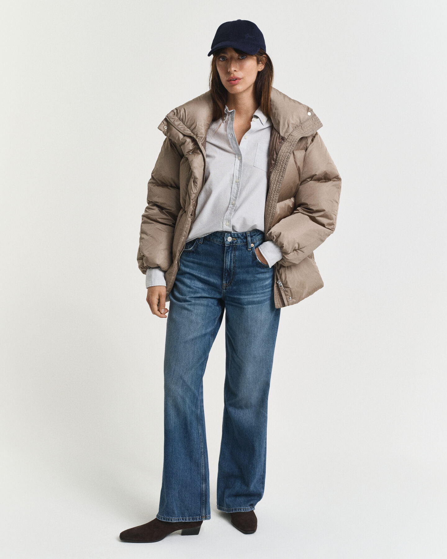 Relaxed fit ‑mitoitettu untuvatakki