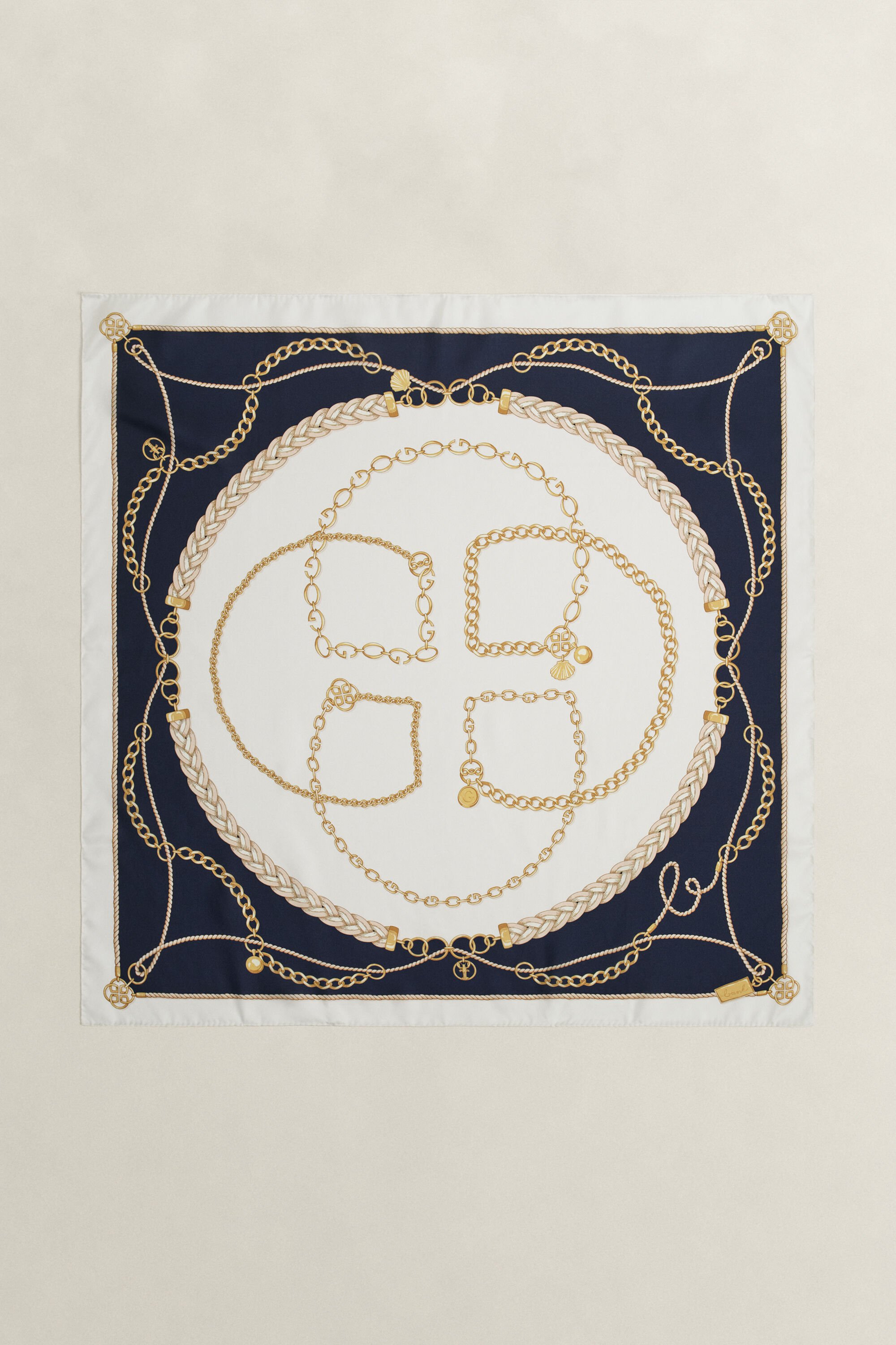 Ketjukuvioitu silkkihuivi