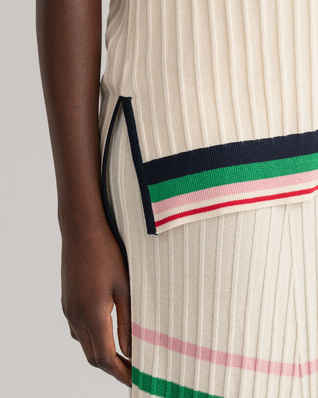 Raidallinen ribbineuleliivi