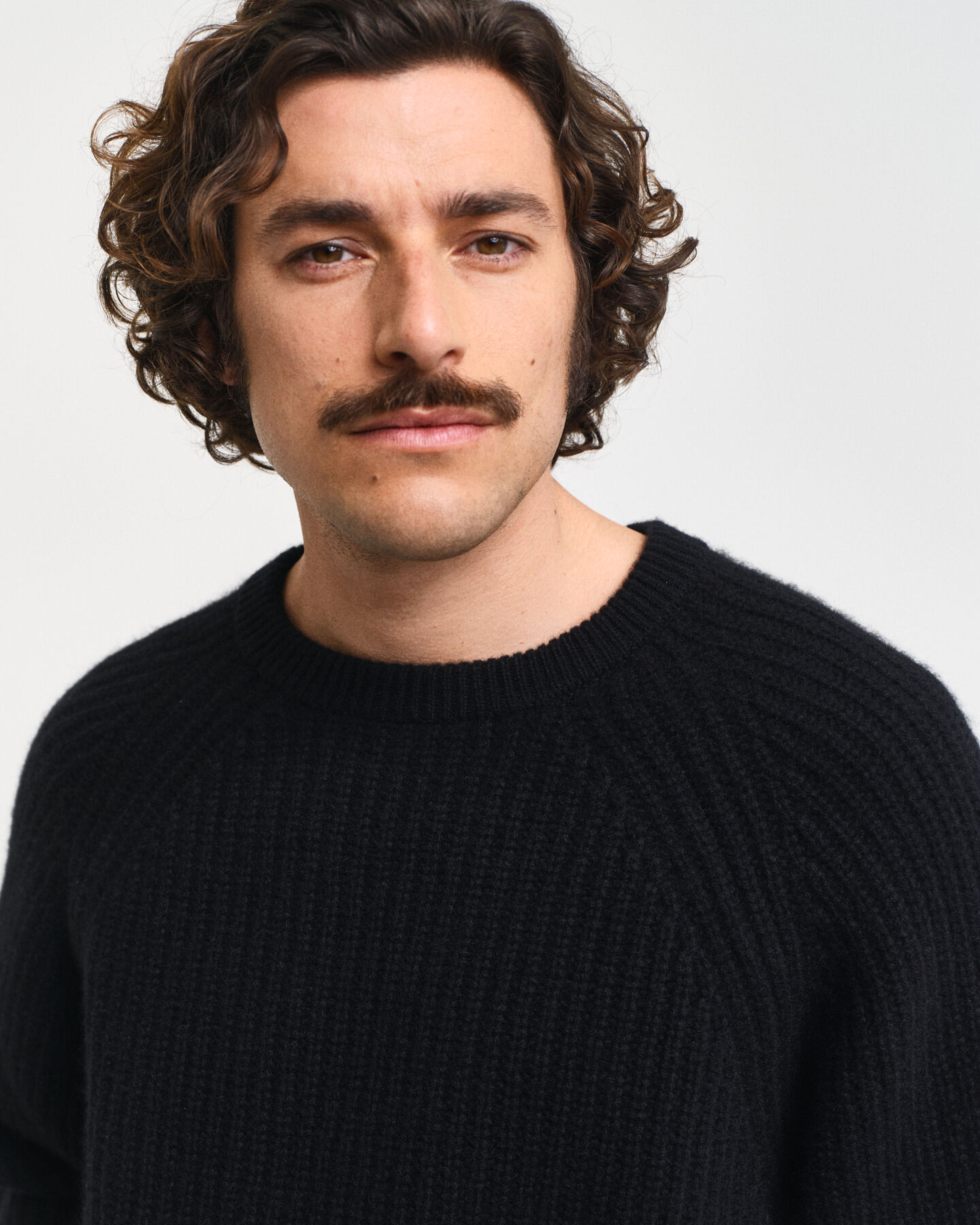 Ka&scaron;mirvillainen neulepusero, py&ouml;re&auml; p&auml;&auml;ntie