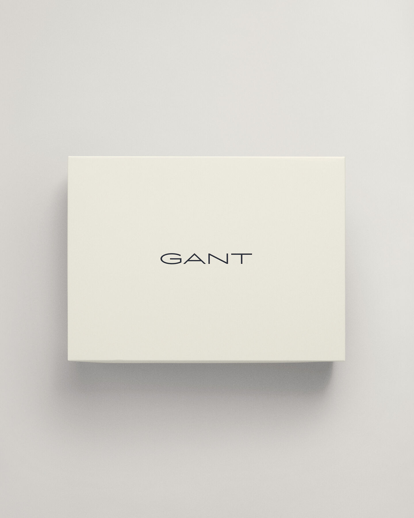 G‑pipo ja ‑käsineet lahjapakkauksessa