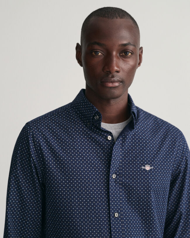 Regular fit ‑mitoitettu pikkukuvioinen paita