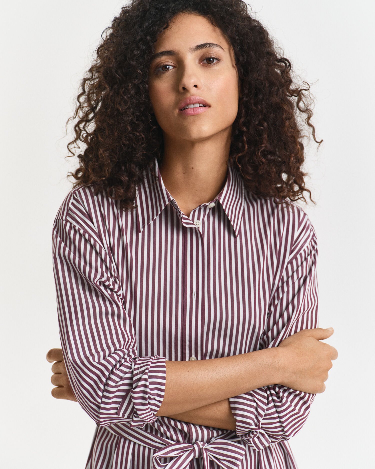 Klassinen popliininen paitamekko ja vyö