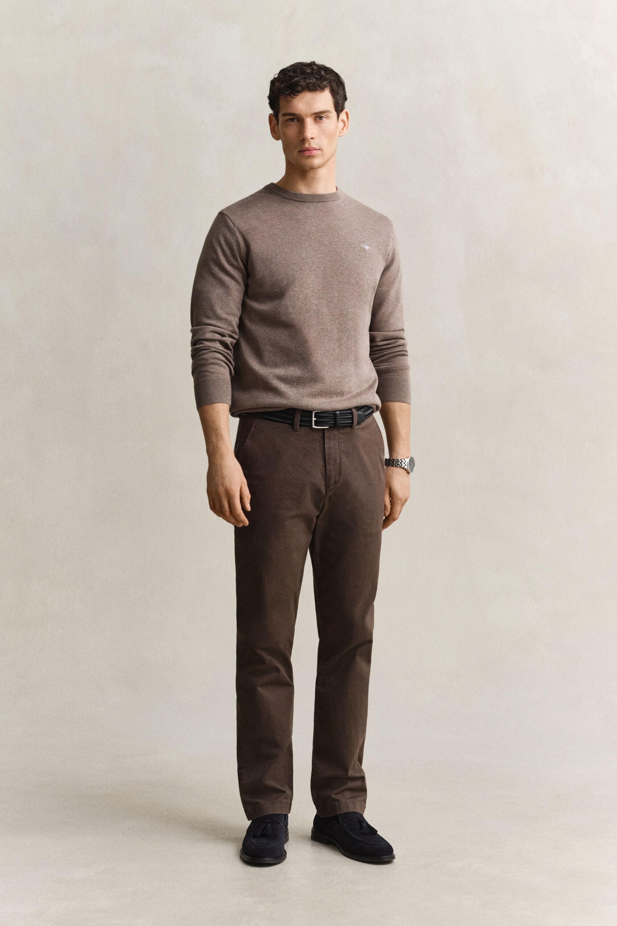 Regular fit ‑mitoitetut klassiset chinot