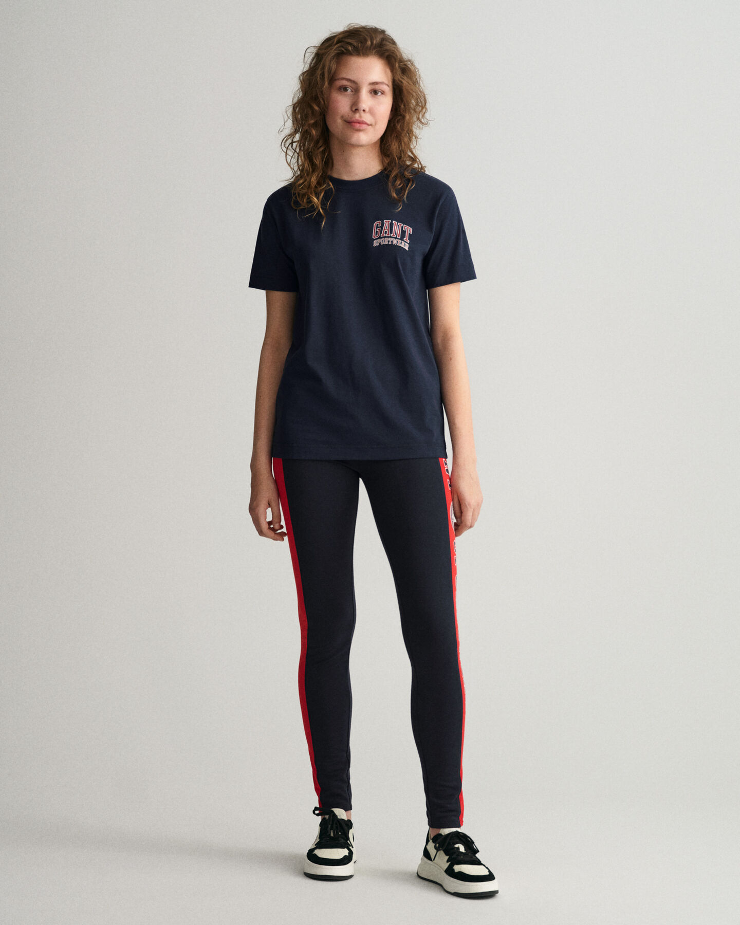 Teens‑malliston Crest Shield ‑t‑paita