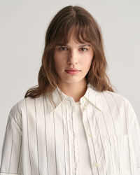 Relaxed&nbsp;fit ‑mitoitettu raidallinen lyhythihainen Luxury-oxford-paita