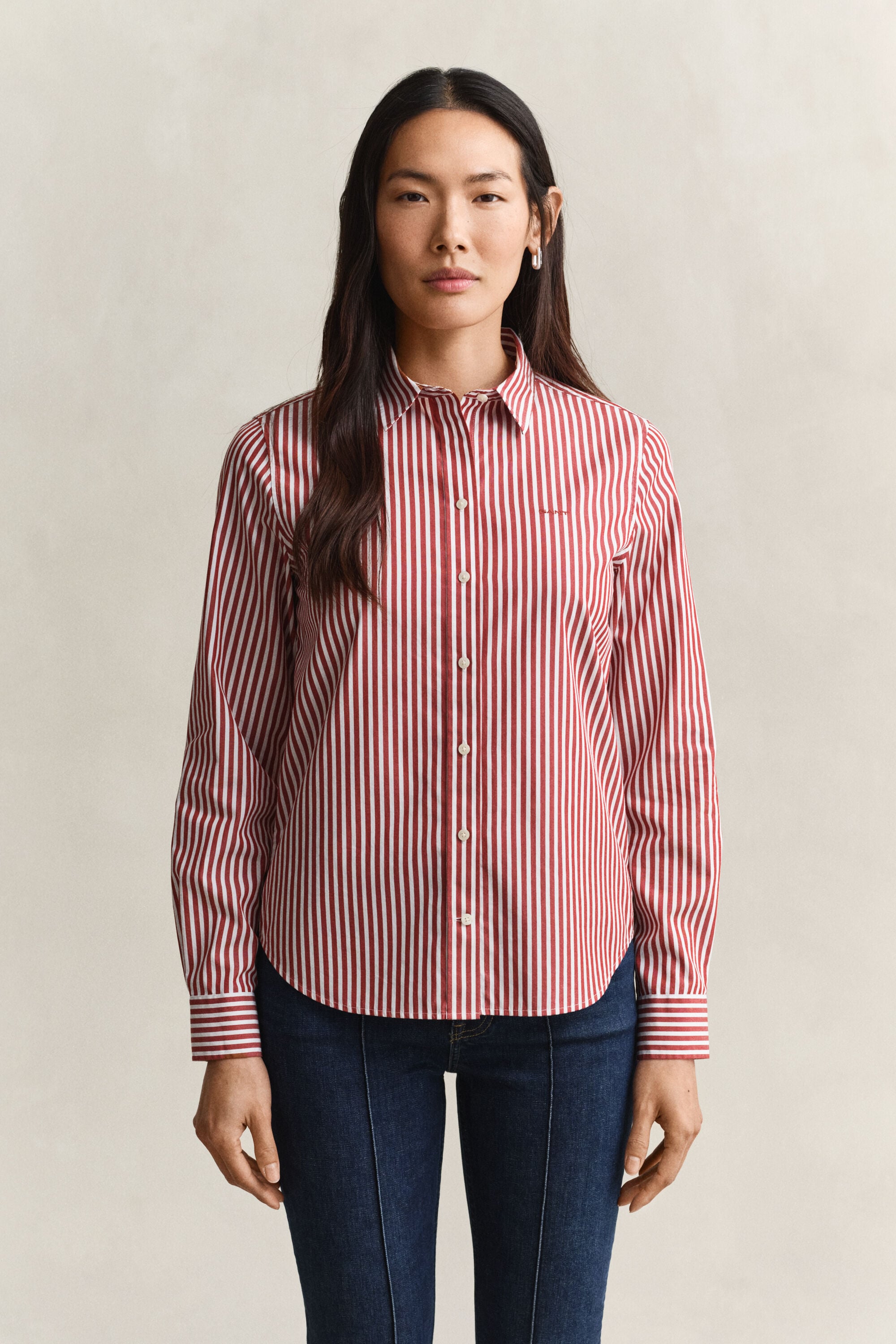 Regular fit ‑mitoitettu klassinen popliiniraitapaita