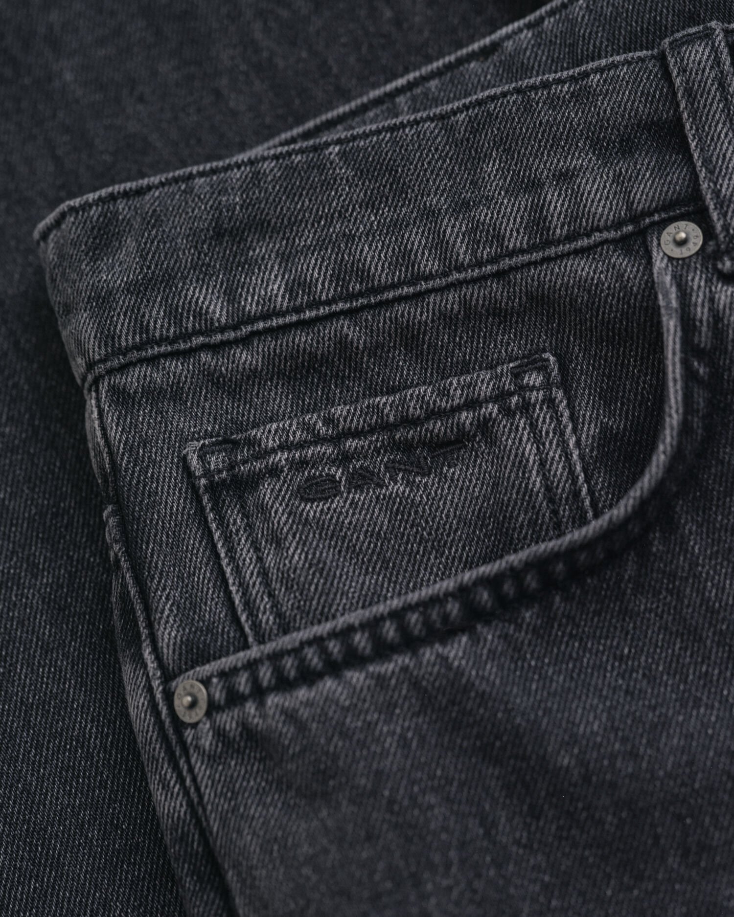 Teen Boys ‑malliston relaxed fit ‑mitoitetut farkut