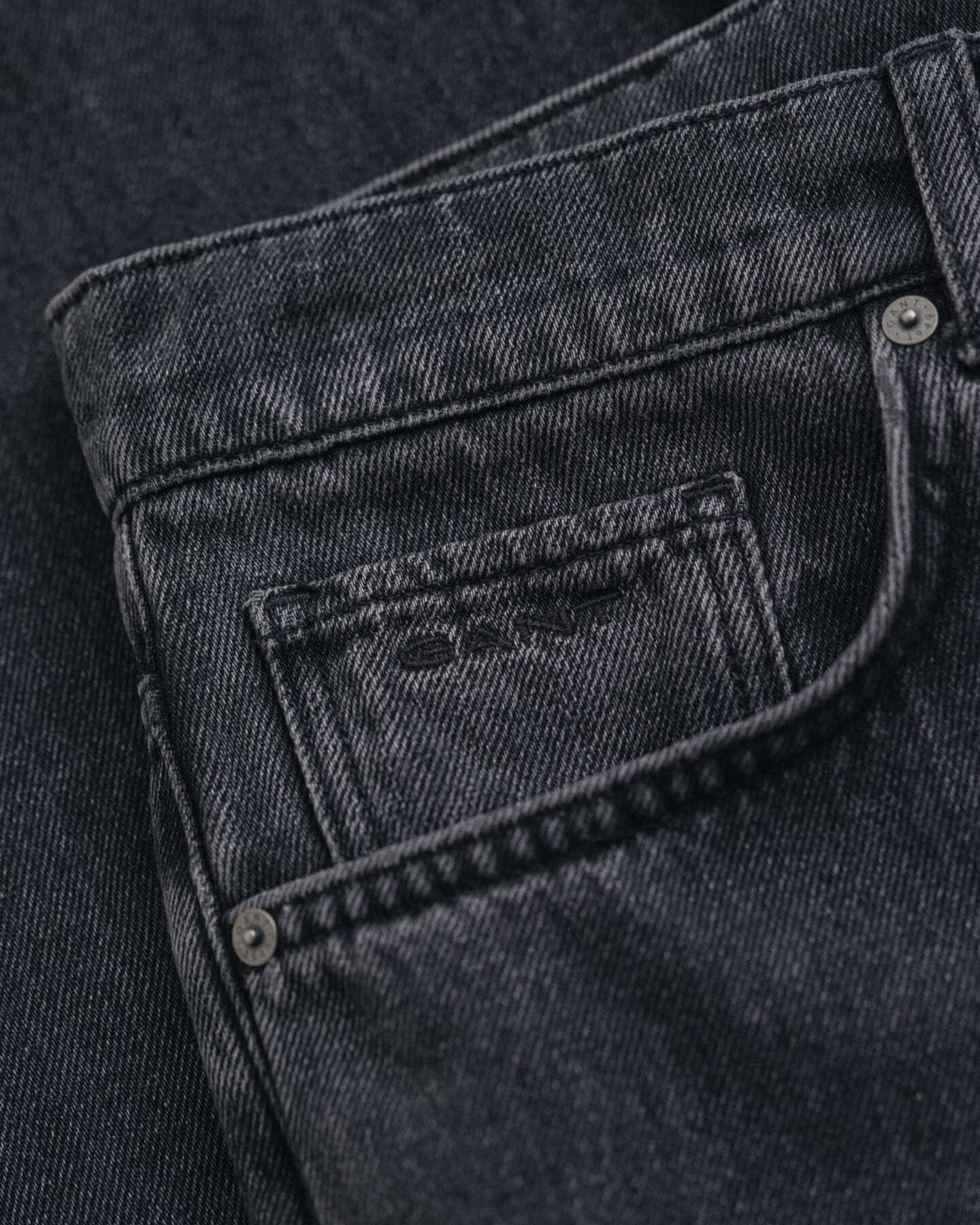 Teen Boys ‑malliston relaxed fit ‑mitoitetut farkut