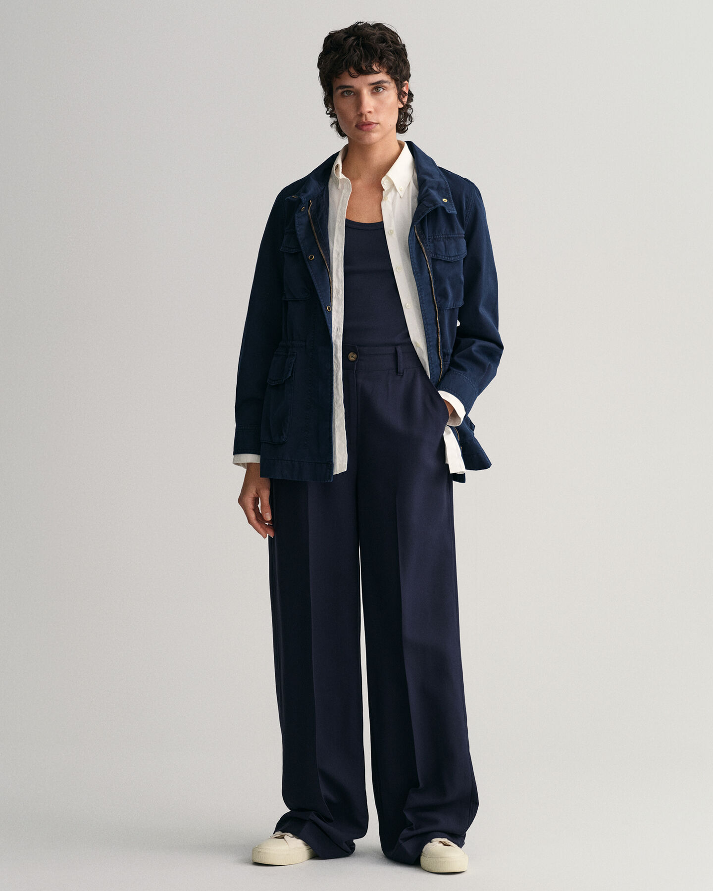 Valmiina värjätty armeijatakki