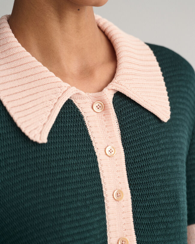 Minimekko pikeeneulosta