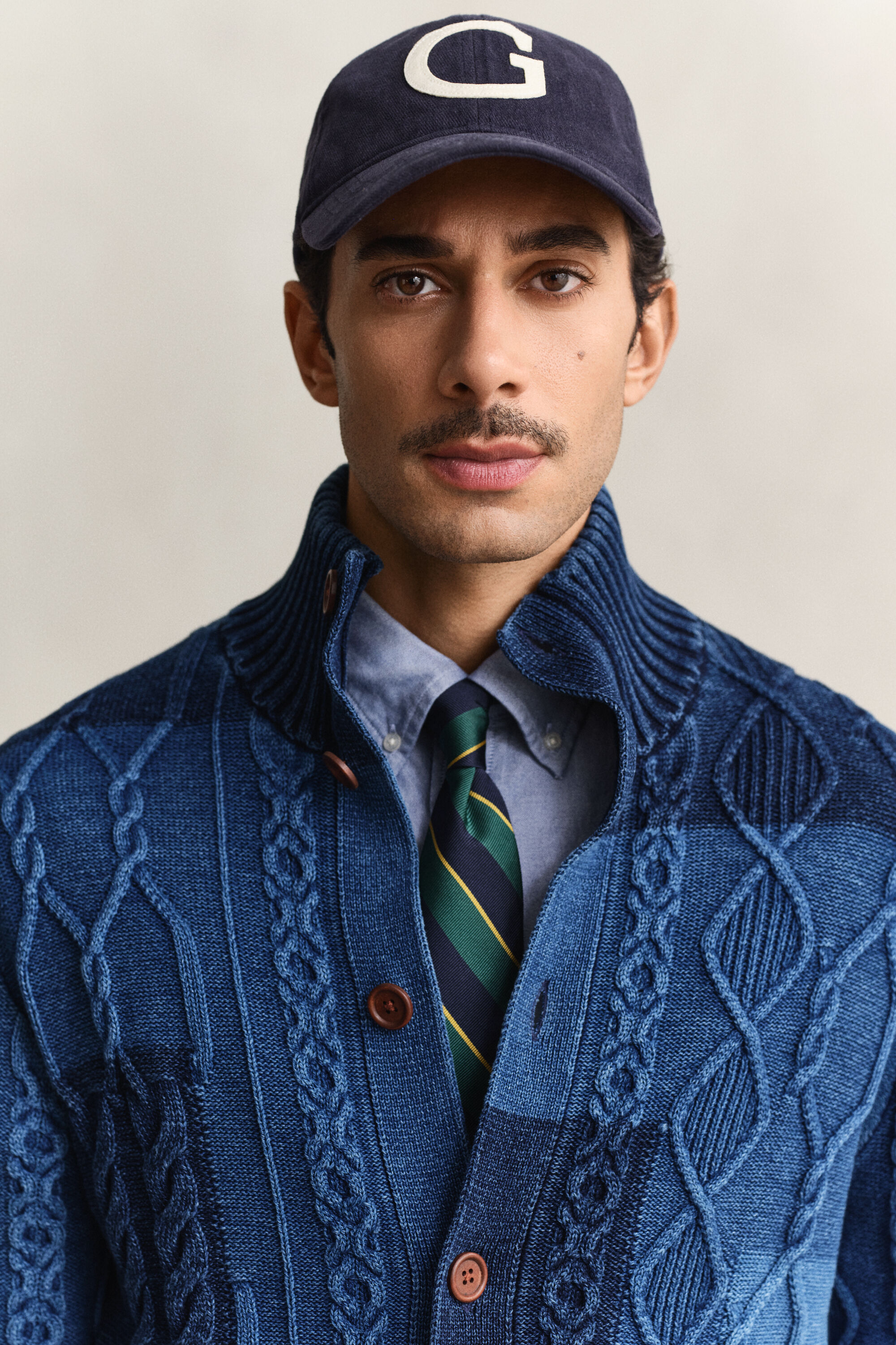 Tilkkupintainen palmikkoneuletakki