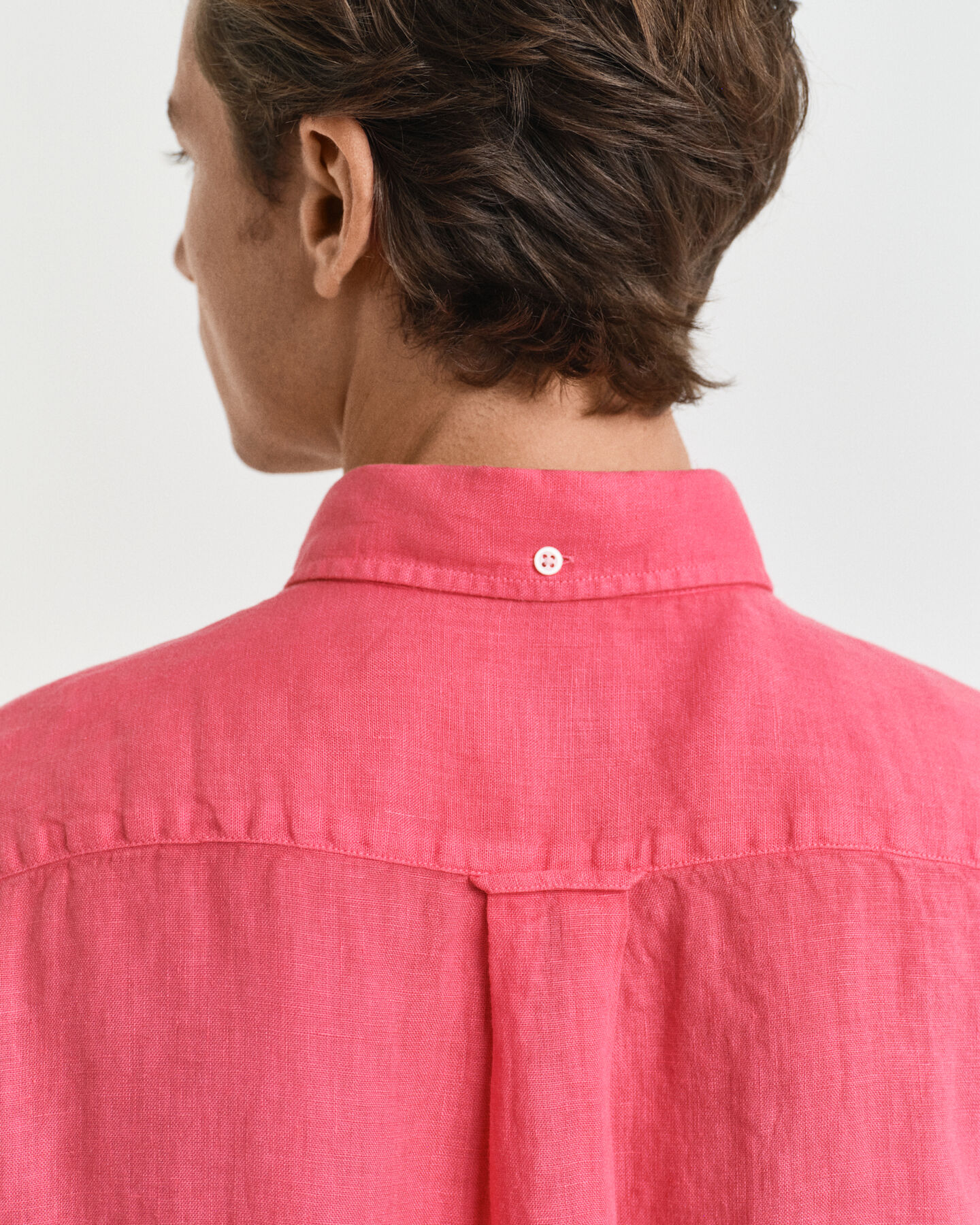 Regular fit ‑mitoitettu valmiina värjätty pellavapaita