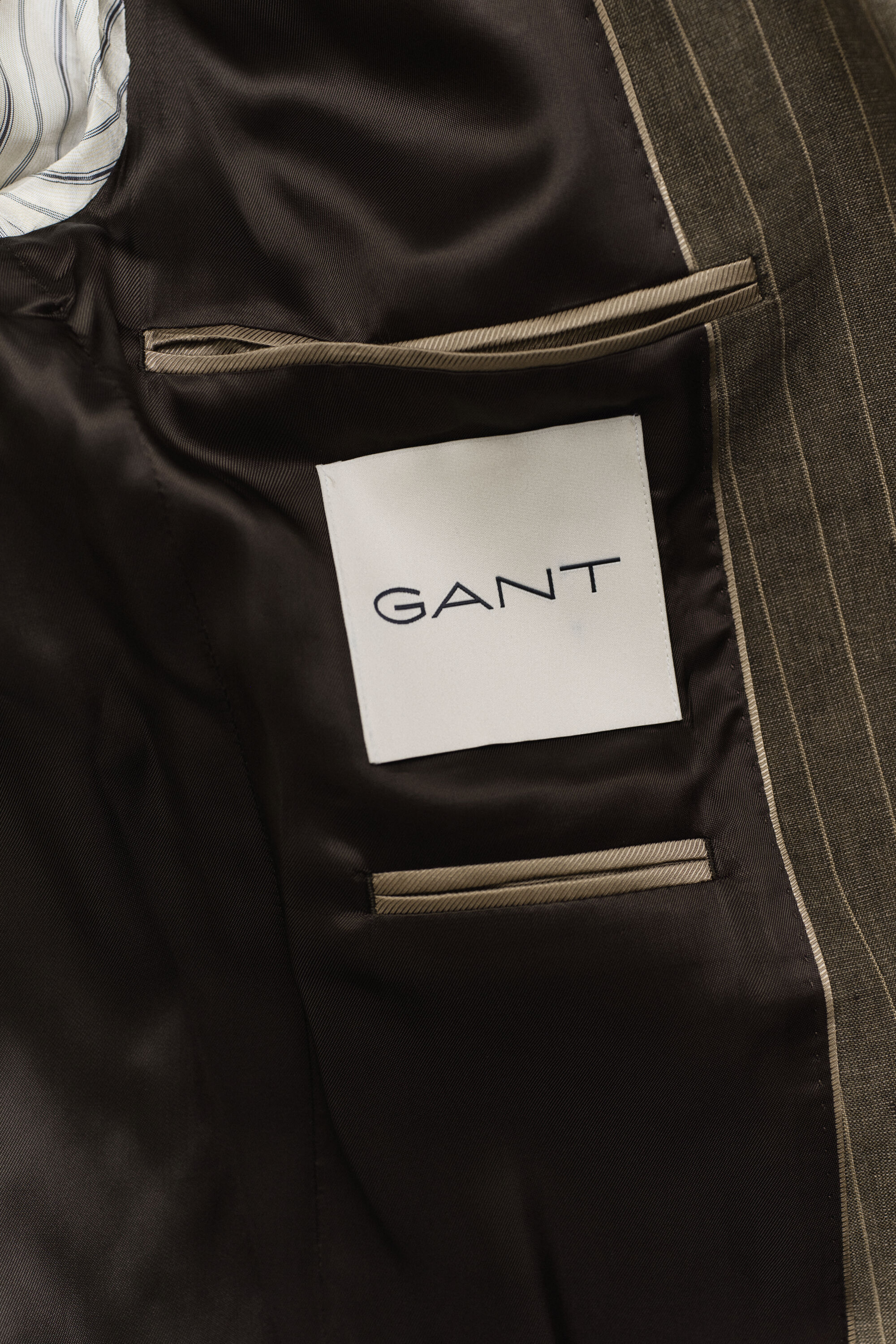 Liituraidallinen puvuntakki