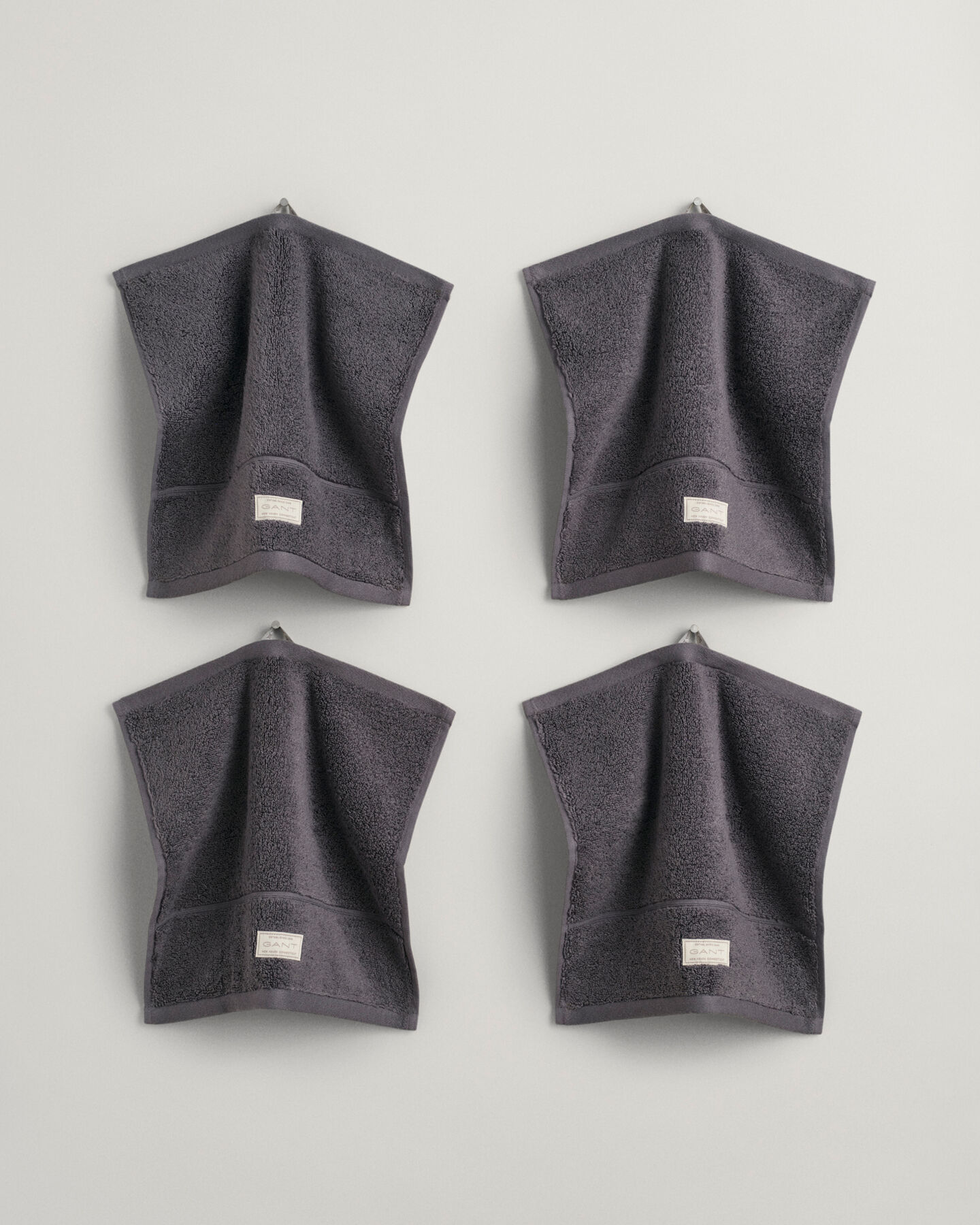 Premium-pyyhkeet (30&nbsp;cm x 30&nbsp;cm), 4&nbsp;kpl:n pakkaus