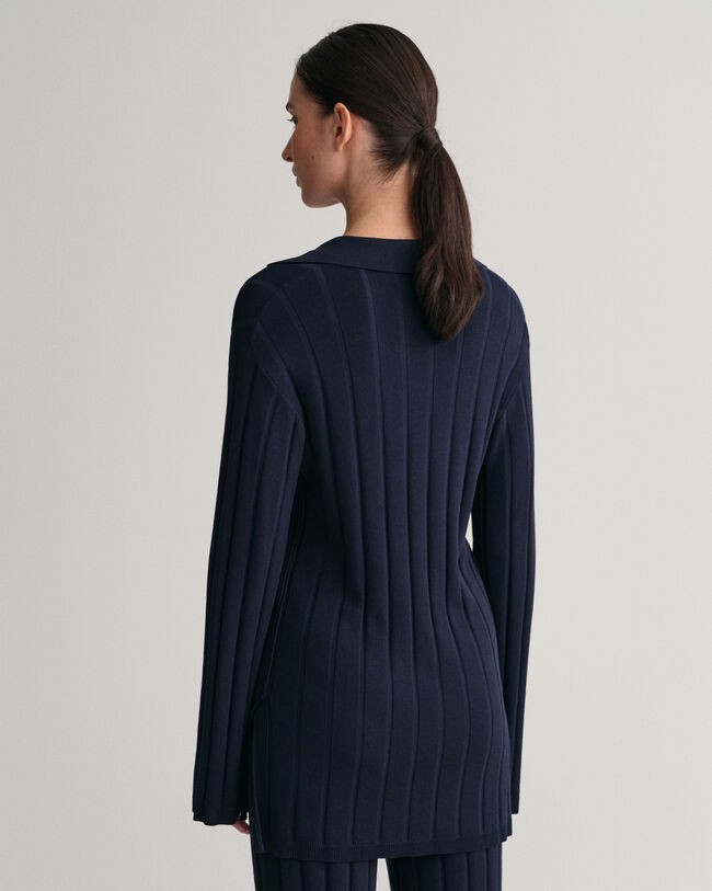 Avokauluksinen joustinneulepusero