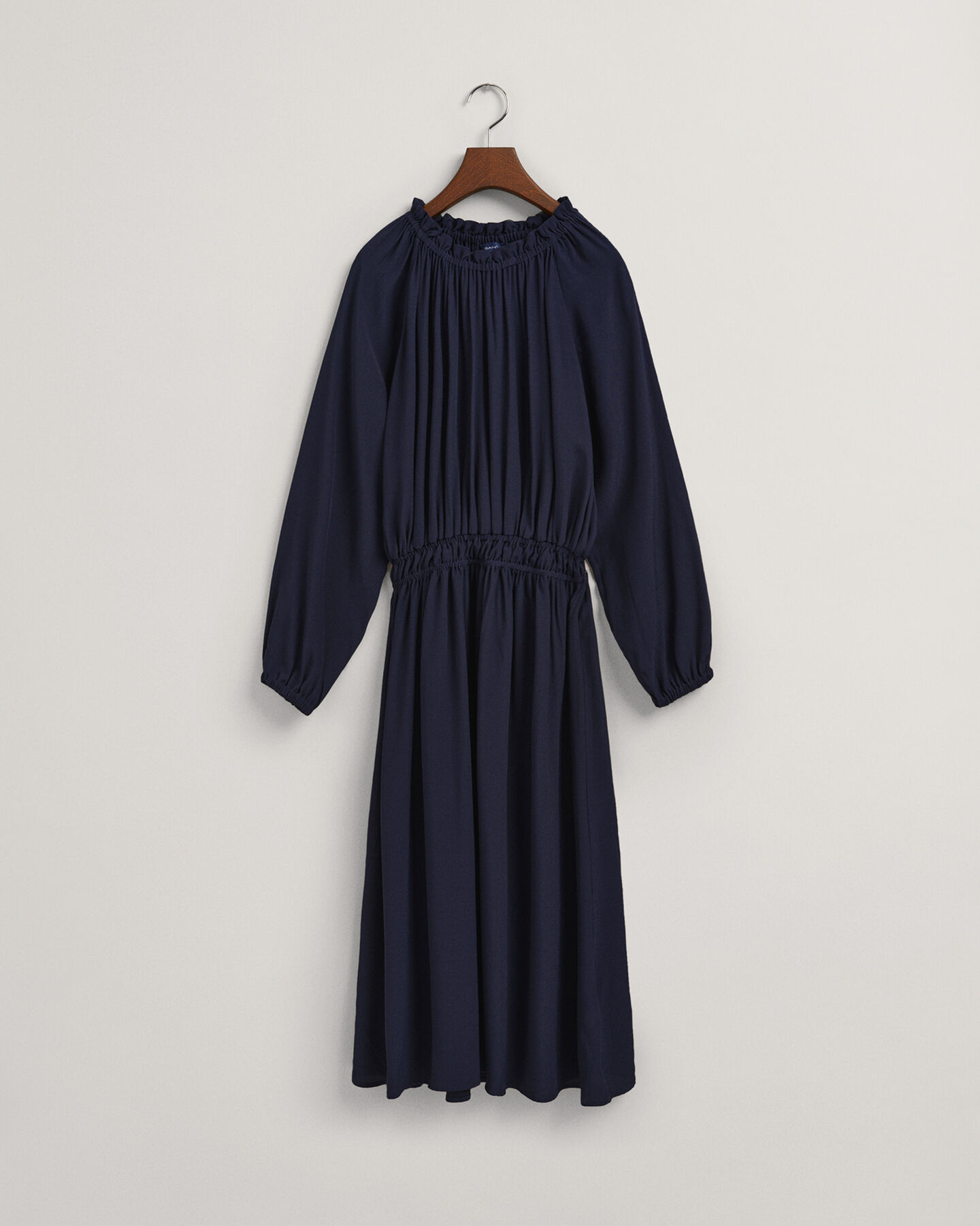 Venekauluksinen mekko